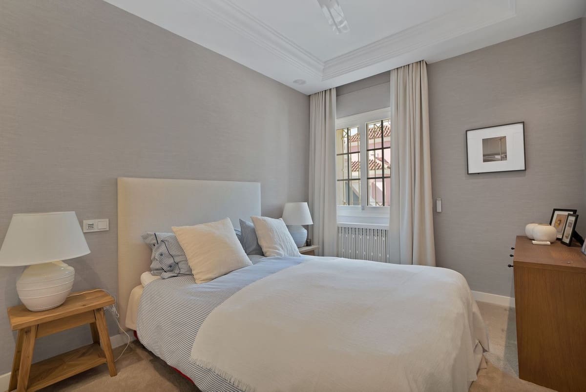 7 soverom Villa til salgs i Puerto Banus med svømmebasseng garasje - € 2 395 000 (Ref: 8885864)