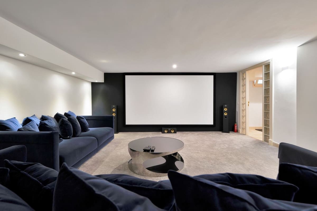 7 soverom Villa til salgs i Puerto Banus med svømmebasseng garasje - € 2 395 000 (Ref: 8885864)