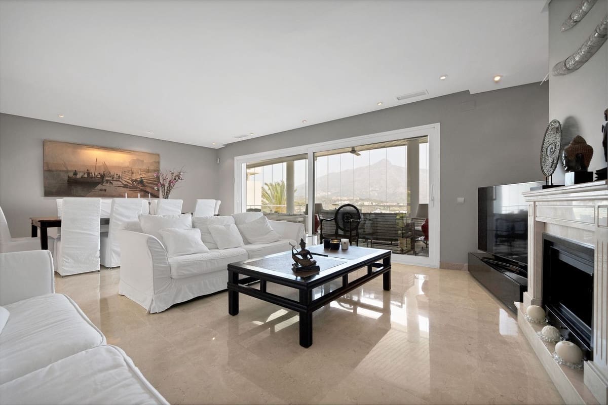 3 soveværelse Penthouse til salg i Nueva Andalucia med swimmingpool garage - € 1.450.000 (Ref: 8935061)