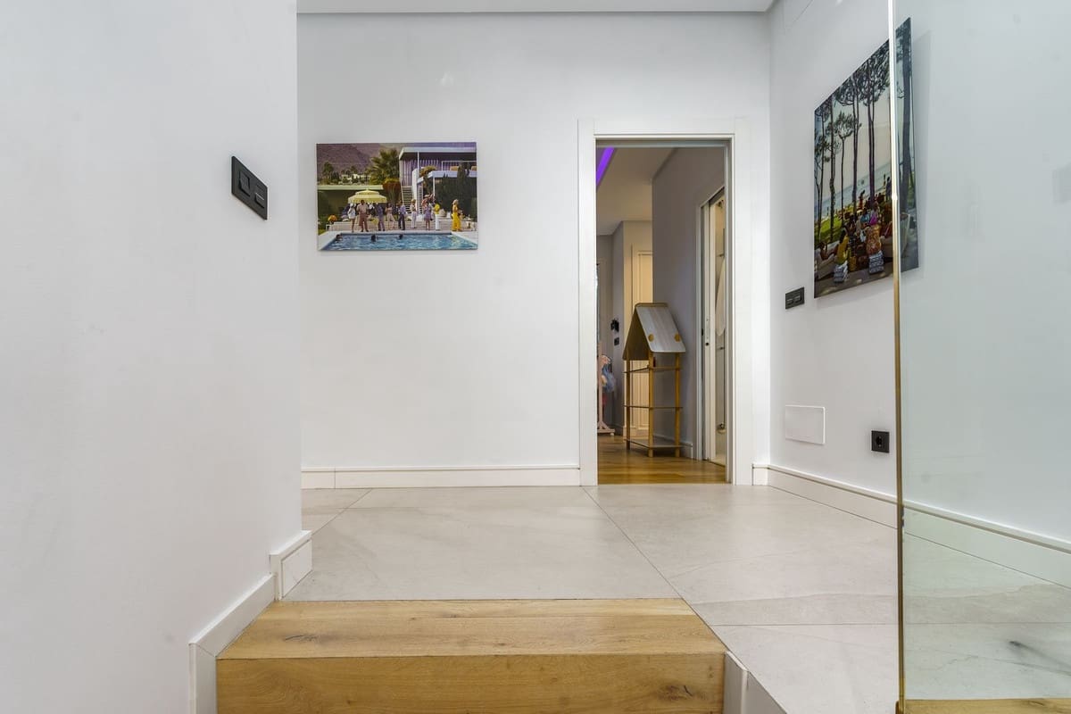 6 soveværelse Villa til salg i Nueva Andalucia med swimmingpool garage - € 2.490.000 (Ref: 8937178)