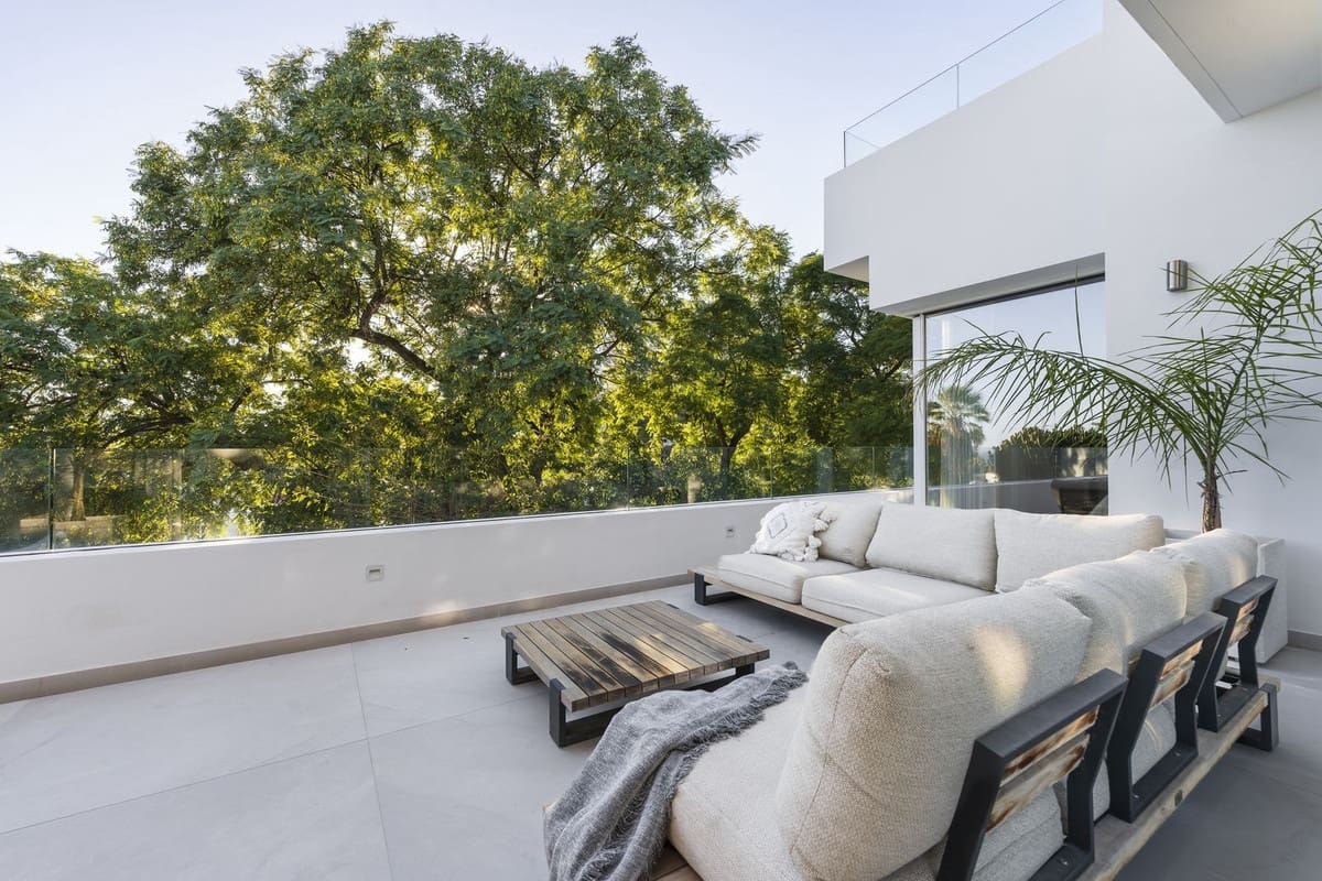 6 soveværelse Villa til salg i Nueva Andalucia med swimmingpool garage - € 2.490.000 (Ref: 8937178)