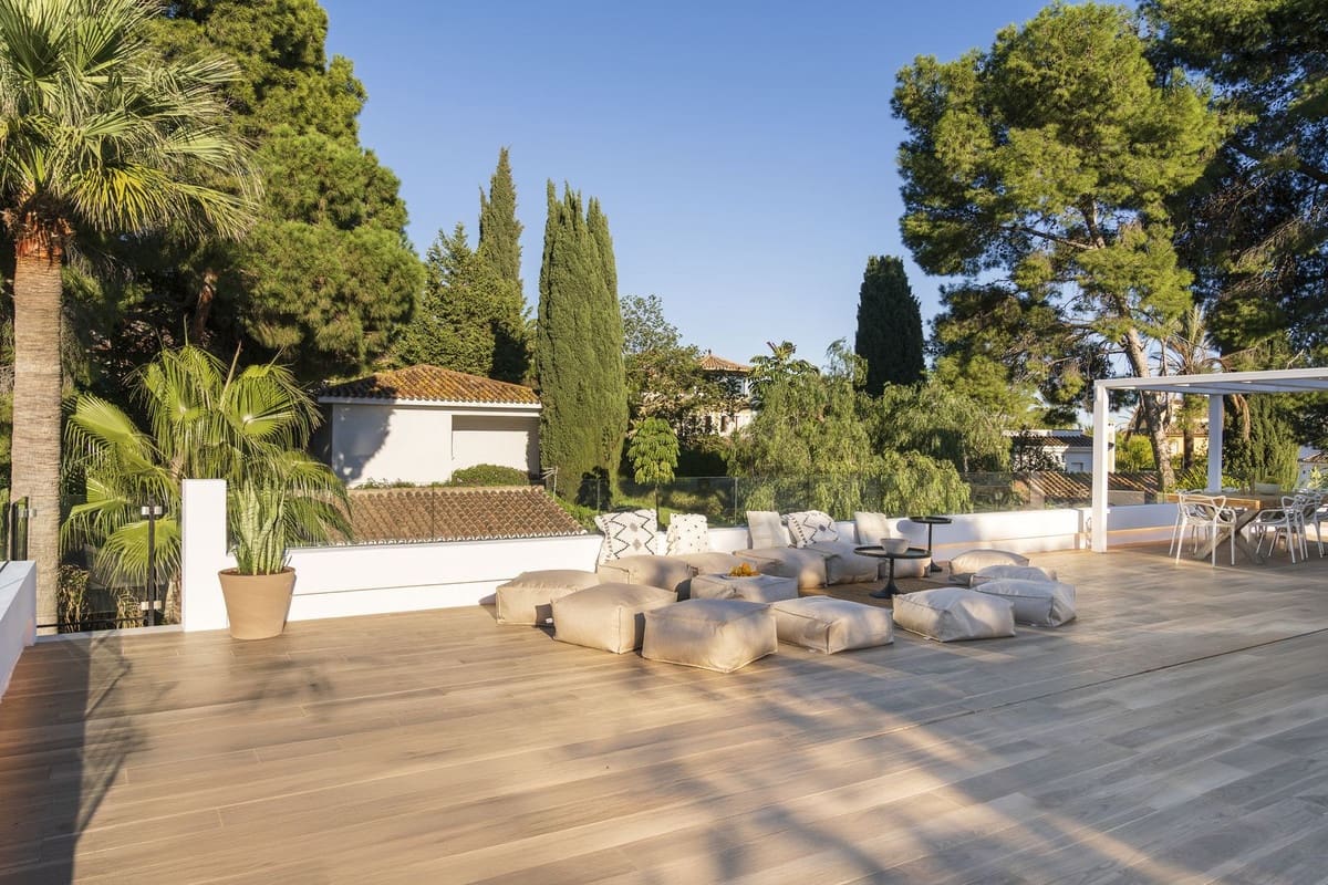 6 soveværelse Villa til salg i Nueva Andalucia med swimmingpool garage - € 2.490.000 (Ref: 8937178)