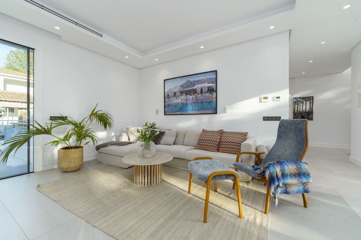 6 soveværelse Villa til salg i Nueva Andalucia med swimmingpool garage - € 2.490.000 (Ref: 8937178)