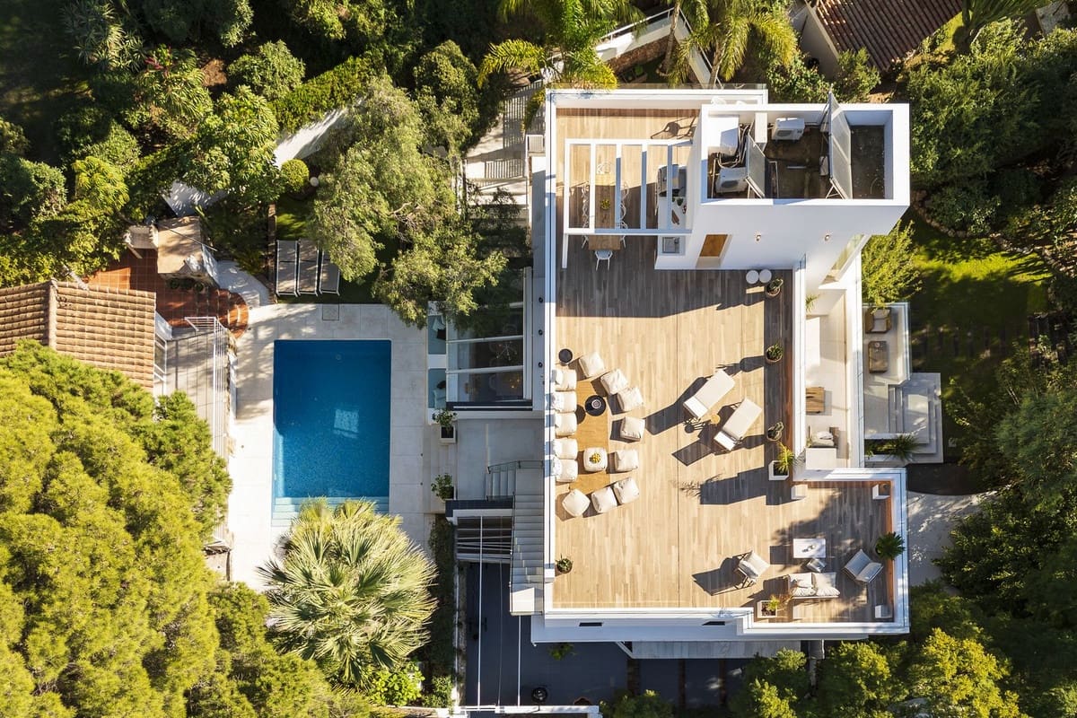 6 soveværelse Villa til salg i Nueva Andalucia med swimmingpool garage - € 2.490.000 (Ref: 8937178)