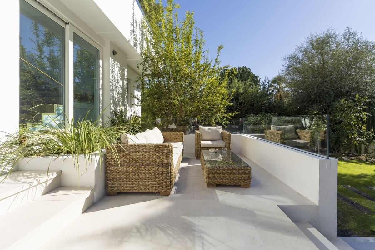 6 soveværelse Villa til salg i Nueva Andalucia med swimmingpool garage - € 2.490.000 (Ref: 8937178)