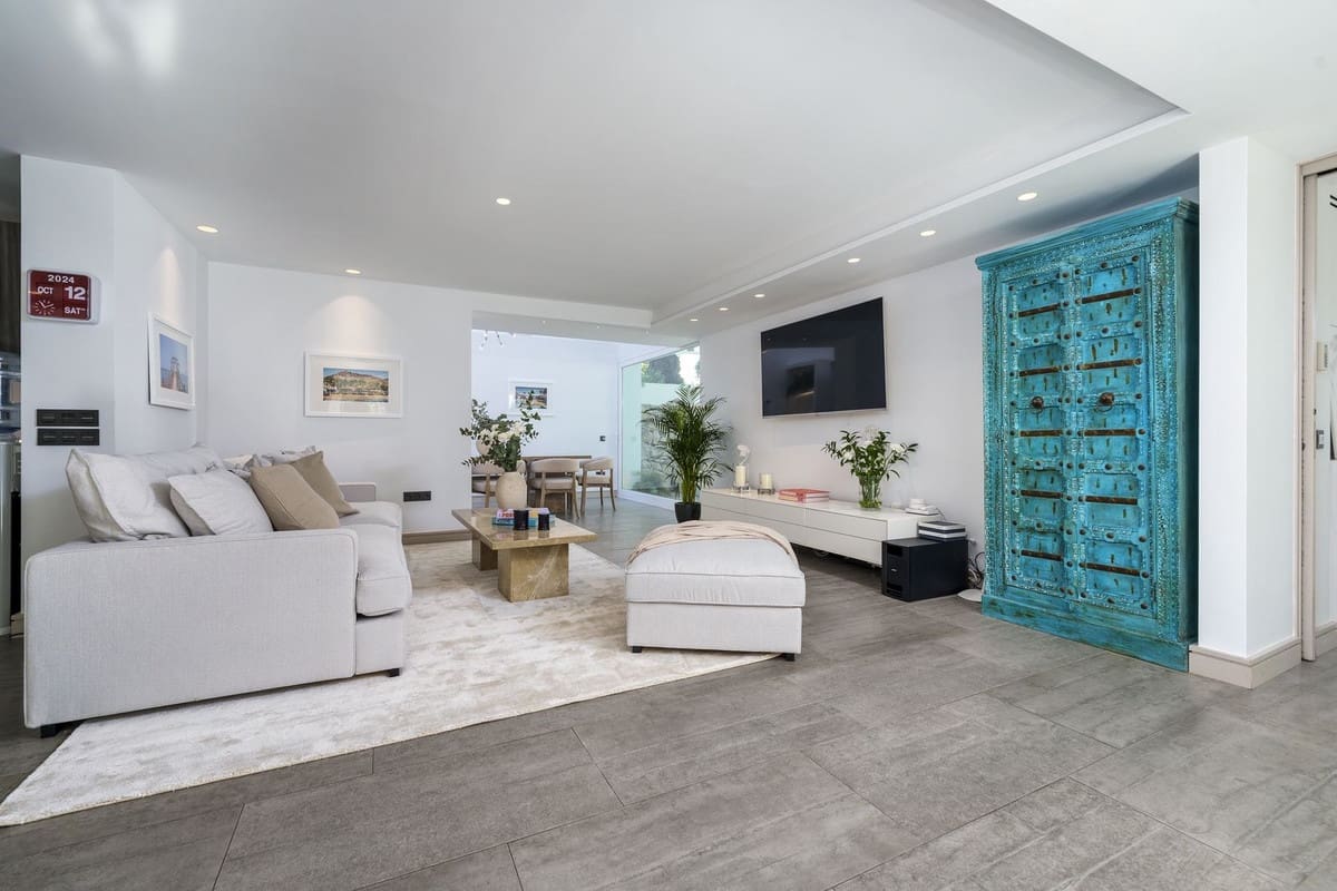 6 soveværelse Villa til salg i Nueva Andalucia med swimmingpool garage - € 2.490.000 (Ref: 8937178)