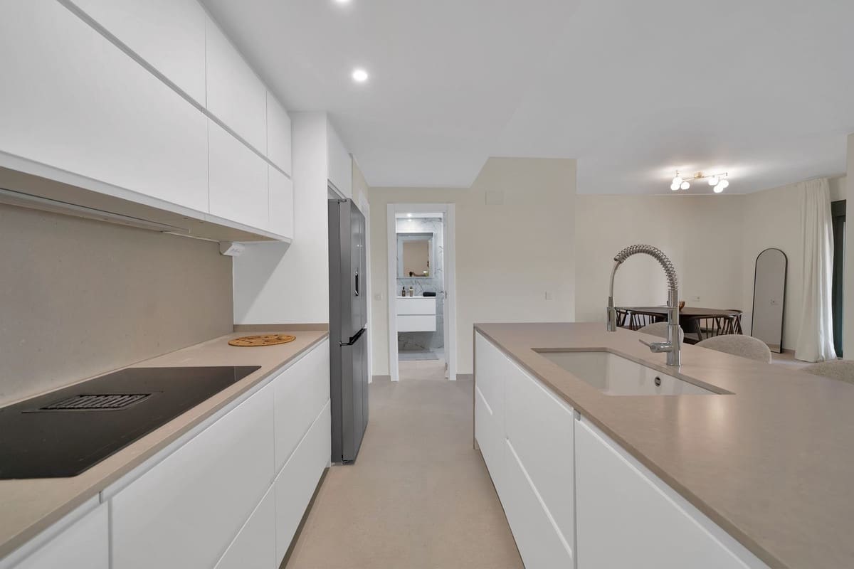 4 quarto Apartamento para venda em San Pedro de Alcantara com piscina - 695 000 € (Ref: 8948574)