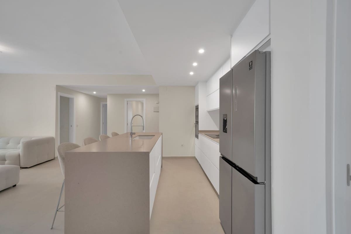 4 quarto Apartamento para venda em San Pedro de Alcantara com piscina - 695 000 € (Ref: 8948574)