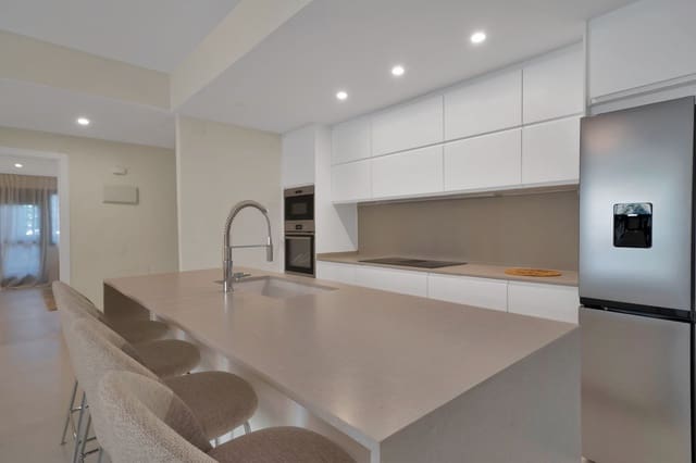 4 sovrum Lägenhet till salu i San Pedro de Alcántara Pueblo, Marbella med pool - 695 000 € (Ref: 8948574)