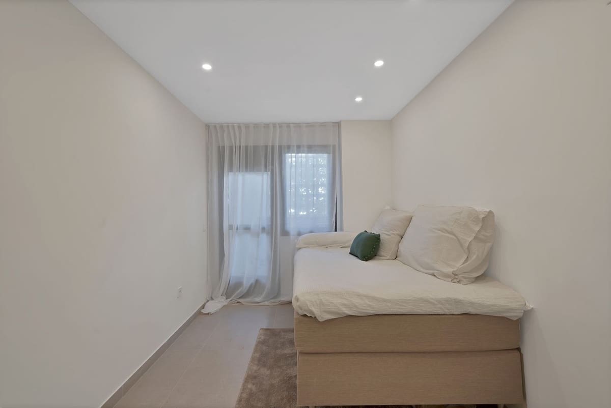 4 quarto Apartamento para venda em San Pedro de Alcantara com piscina - 695 000 € (Ref: 8948574)