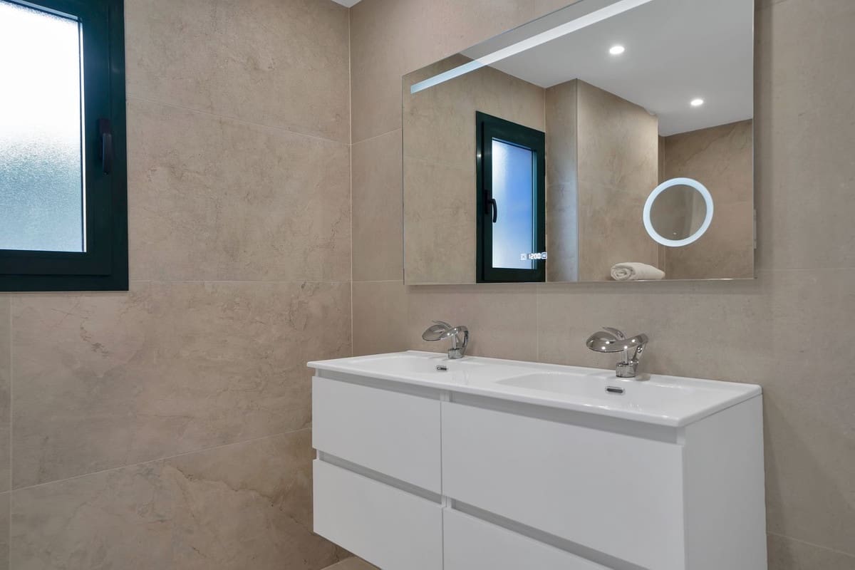 4 quarto Apartamento para venda em San Pedro de Alcantara com piscina - 695 000 € (Ref: 8948574)