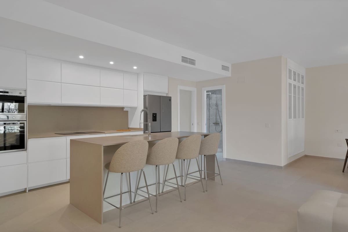 4 quarto Apartamento para venda em San Pedro de Alcantara com piscina - 695 000 € (Ref: 8948574)