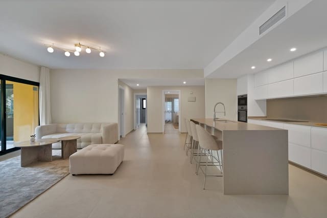 4 soveværelse Lejlighed til salg i San Pedro de Alcántara Pueblo, Marbella med swimmingpool - € 695.000 (Ref: 8948574)
