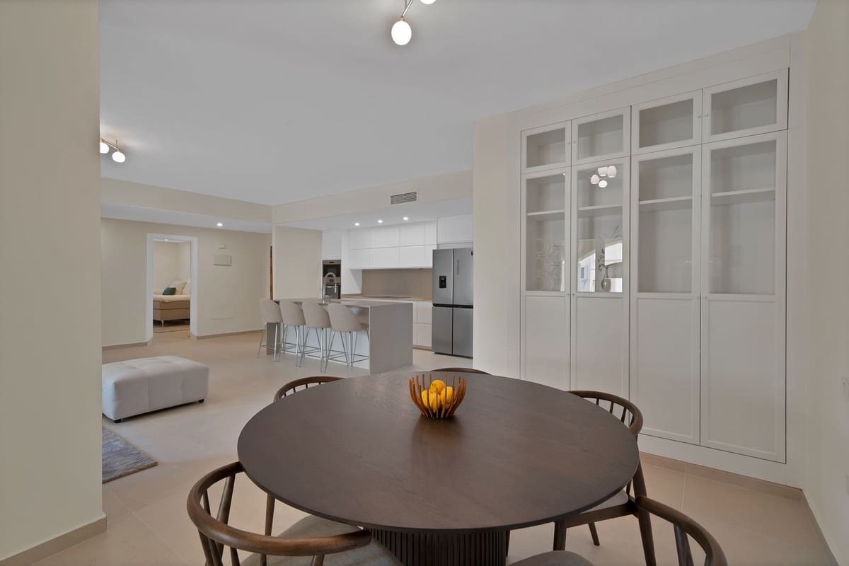 Apartamento de 4 habitaciones en San Pedro de Alcantara en venta con piscina - 695.000 € (Ref: 8948574)