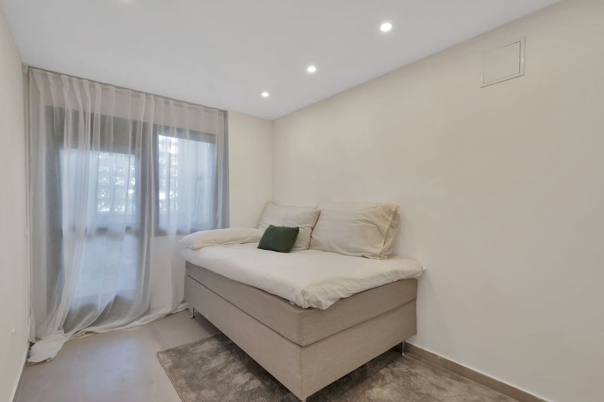 Apartamento de 4 habitaciones en San Pedro de Alcantara en venta con piscina - 695.000 € (Ref: 8948574)