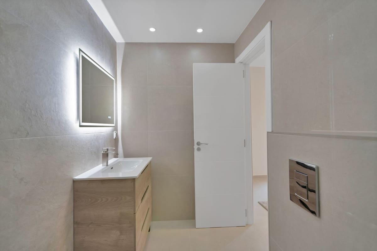 Apartamento de 4 habitaciones en San Pedro de Alcantara en venta con piscina - 695.000 € (Ref: 8948574)