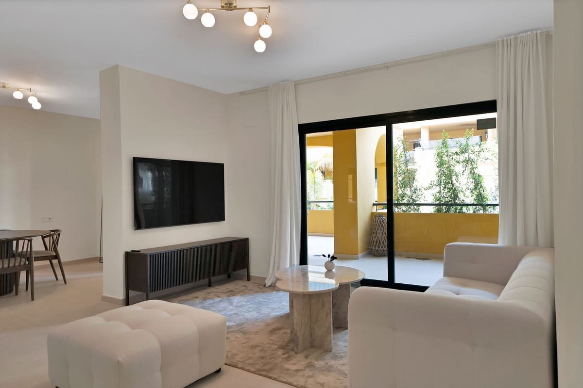 Apartamento de 4 habitaciones en San Pedro de Alcantara en venta con piscina - 695.000 € (Ref: 8948574)