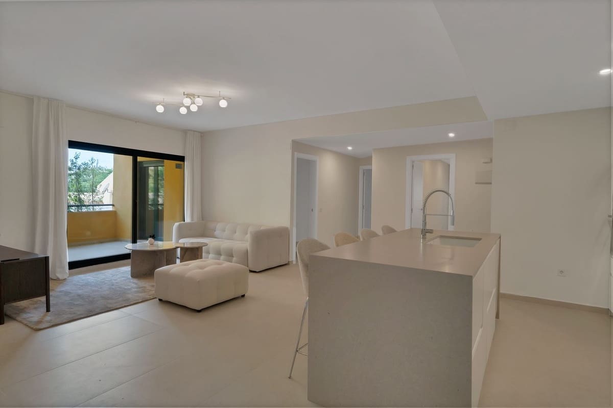 Apartamento de 4 habitaciones en San Pedro de Alcantara en venta con piscina - 695.000 € (Ref: 8948574)