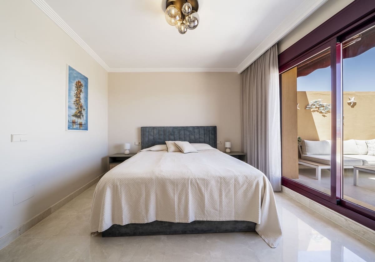 3 soverom Leilighet til salgs i Estepona med svømmebasseng garasje - € 990 000 (Ref: 9031305)