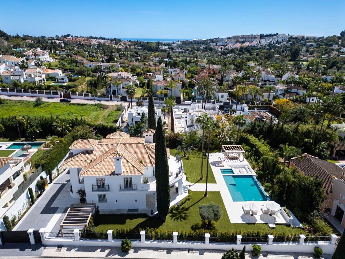 5 soveværelse Villa til salg i Nueva Andalucia med swimmingpool garage - € 8.900.000 (Ref: 9059034)