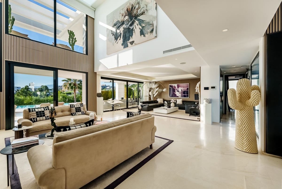 7 sypialnia Willa na sprzedaż w Nueva Andalucia z basenem garażem - 4 450 000 € (Ref: 9059036)