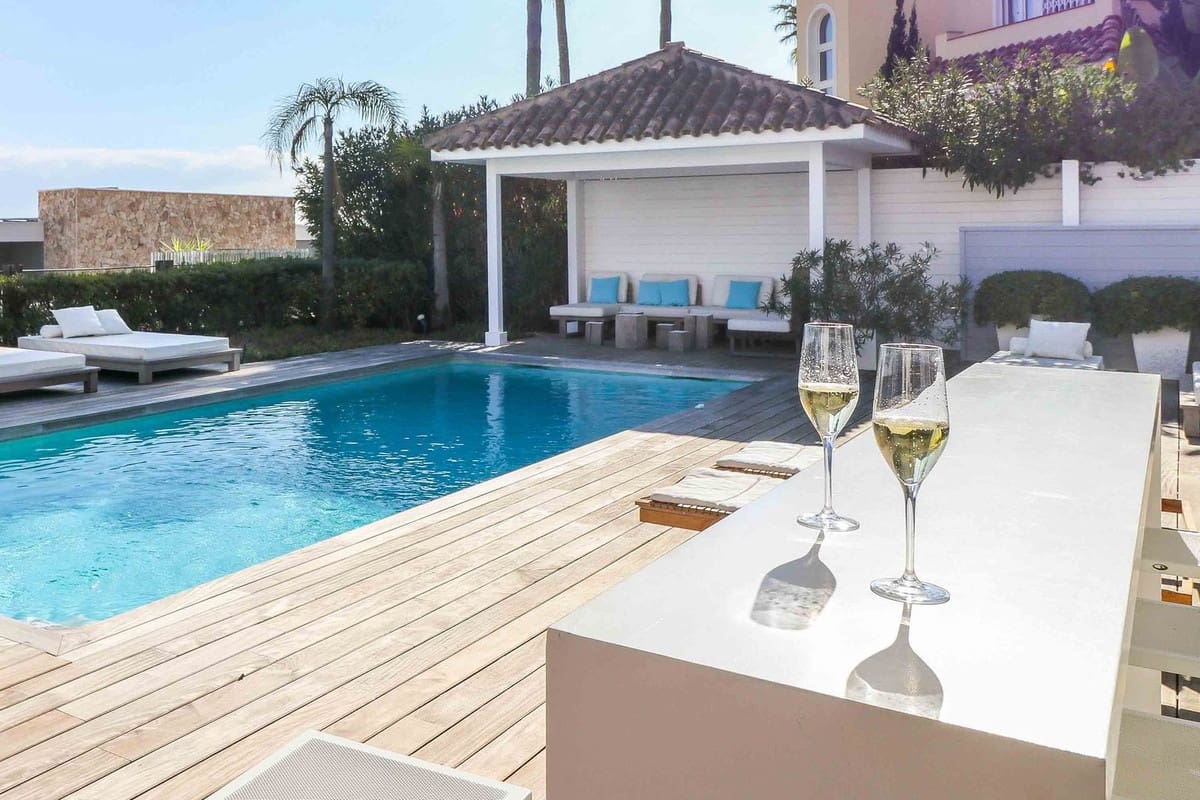 4 soveværelse Villa til salg i Benahavis med swimmingpool garage - € 1.975.000 (Ref: 9059037)