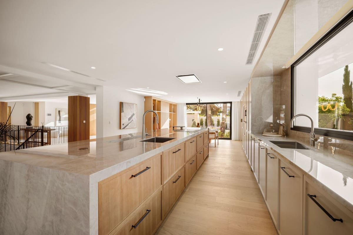 6 soveværelse Villa til salg i Marbella med swimmingpool garage - € 8.650.000 (Ref: 9062180)