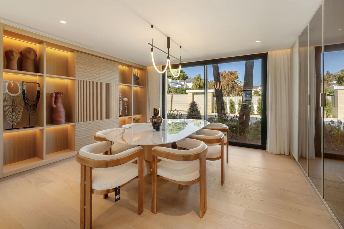 6 soverom Villa til salgs i Marbella med svømmebasseng garasje - € 8 650 000 (Ref: 9062180)