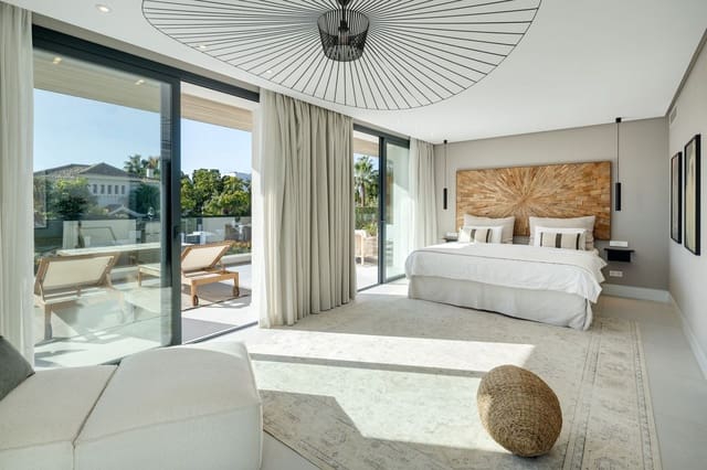 5 bedroom Villa for sale in Los Naranjos, Marbella with pool garage - € 3,995,000 (Ref: 9068668)