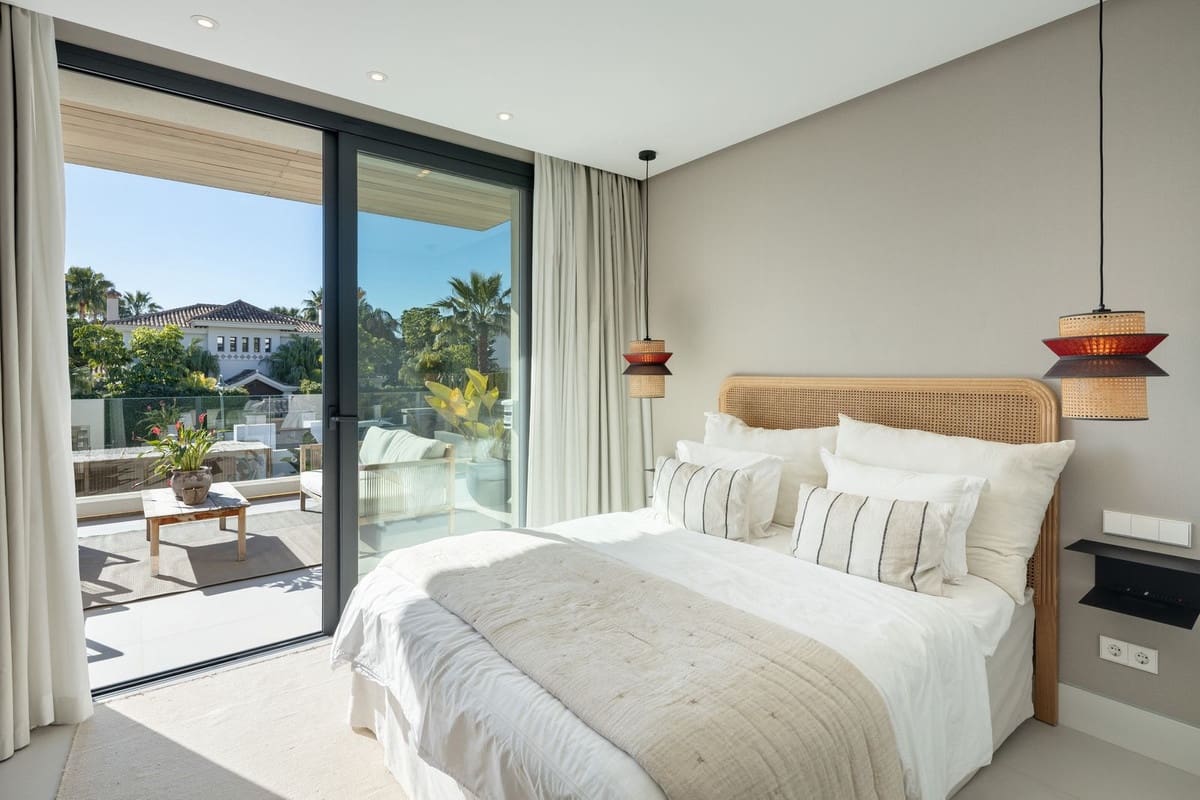 5 sypialnia Willa na sprzedaż w Marbella z basenem garażem - 3 995 000 € (Ref: 9068668)
