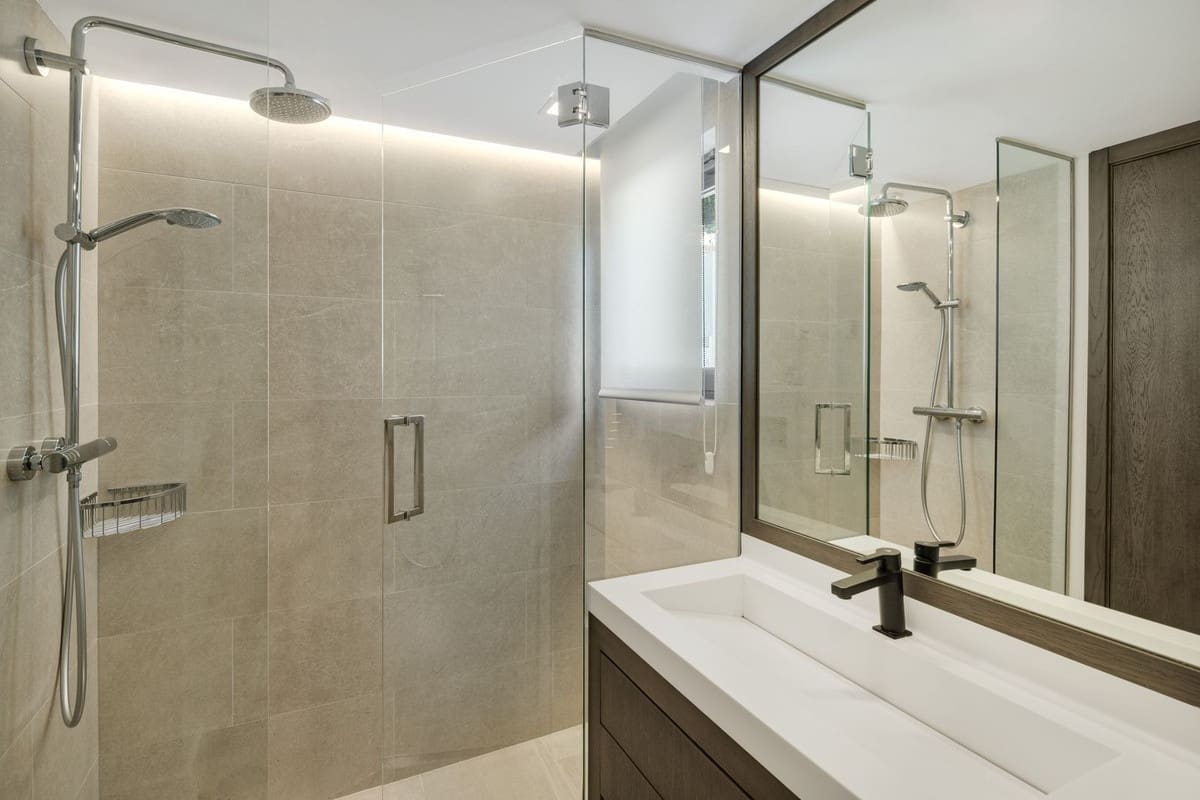 5 soveværelse Villa til salg i Nueva Andalucia med swimmingpool garage - € 3.895.000 (Ref: 9077814)