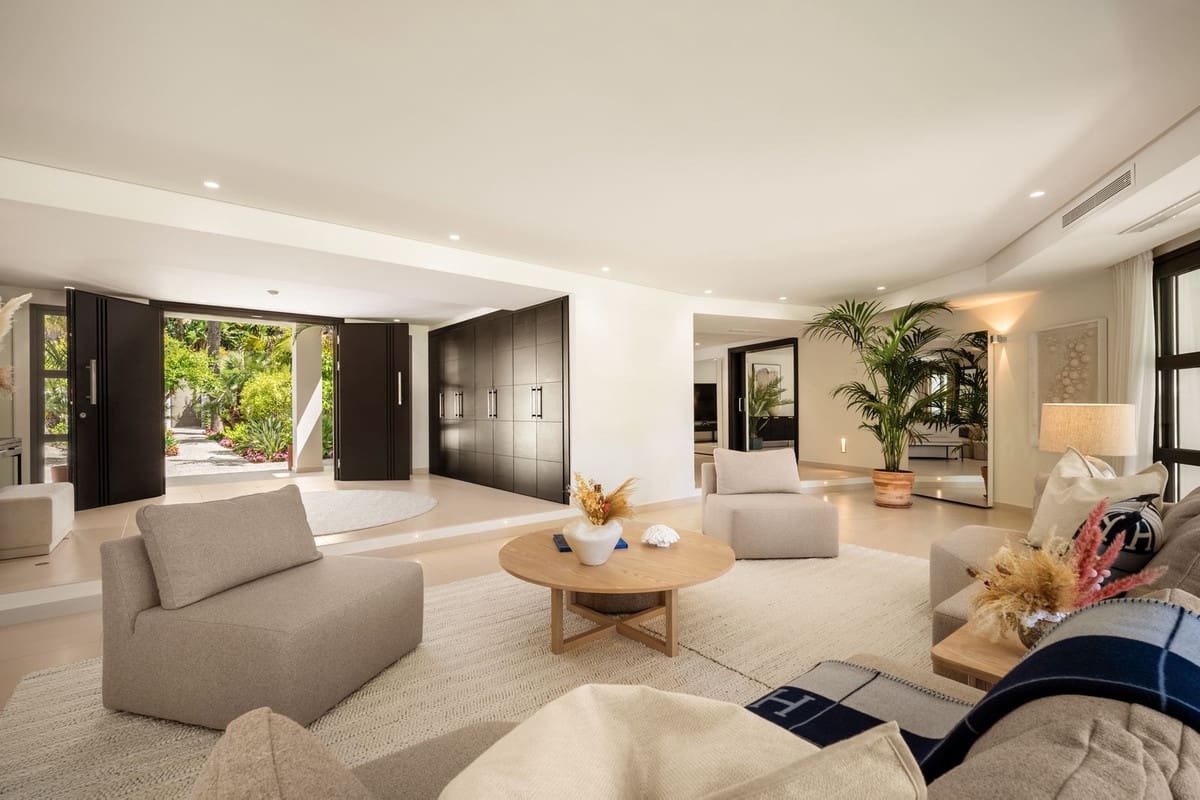 5 soveværelse Villa til salg i Nueva Andalucia med swimmingpool garage - € 6.995.000 (Ref: 9098923)