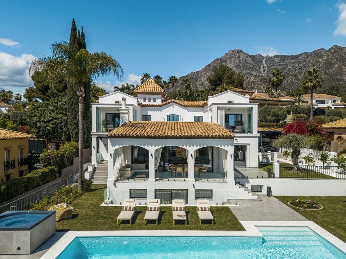 5 soverom Villa til salgs i Golden Mile med svømmebasseng garasje - € 6 980 000 (Ref: 9098925)