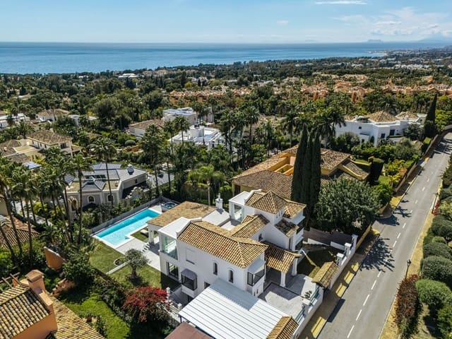 5 bedroom Villa for sale in Sierra Blanca, Marbella with pool garage - € 6,980,000 (Ref: 9098925)