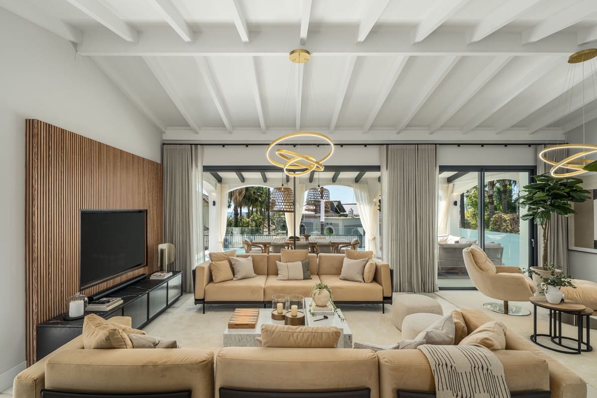 5 soverom Villa til salgs i Golden Mile med svømmebasseng garasje - € 6 980 000 (Ref: 9098925)