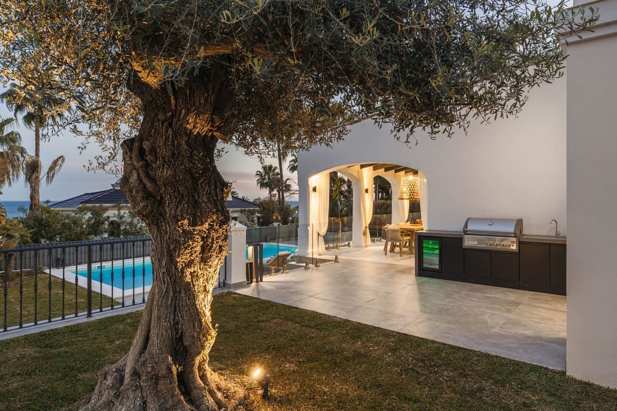 5 soverom Villa til salgs i Golden Mile med svømmebasseng garasje - € 6 980 000 (Ref: 9098925)