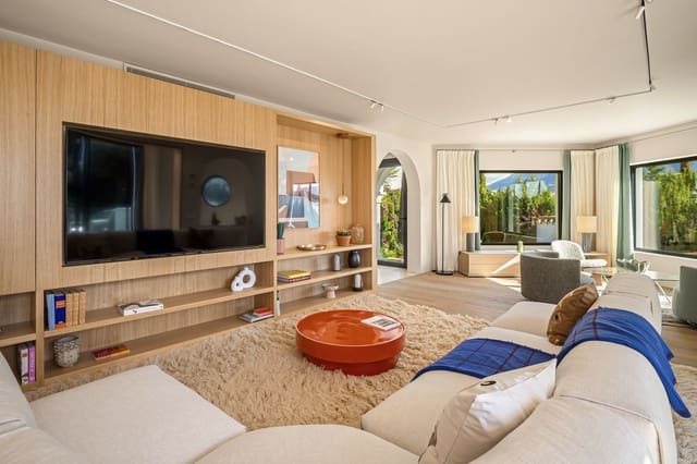 4 sypialnia Willa na sprzedaż w Las Brisas, Marbella z basenem garażem - 3 450 000 € (Ref: 9098929)