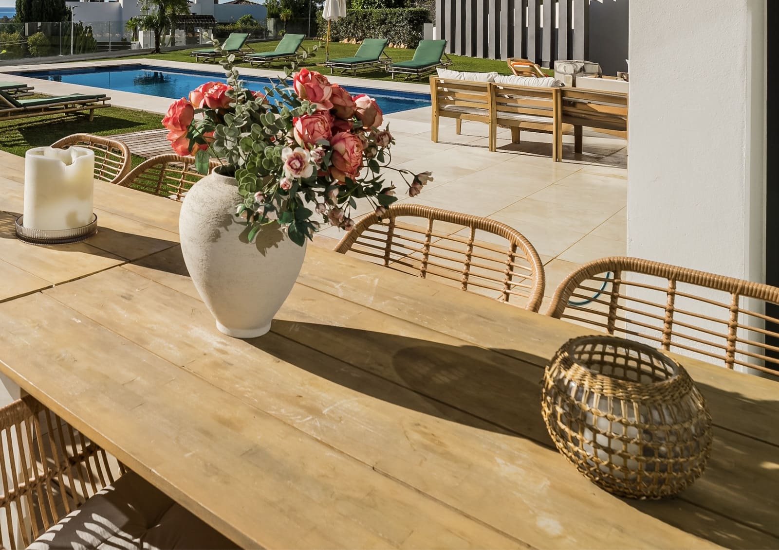 5 bedroom Villa for sale in Benahavis with pool garage - € 3,950,000 (Ref: 9136937)