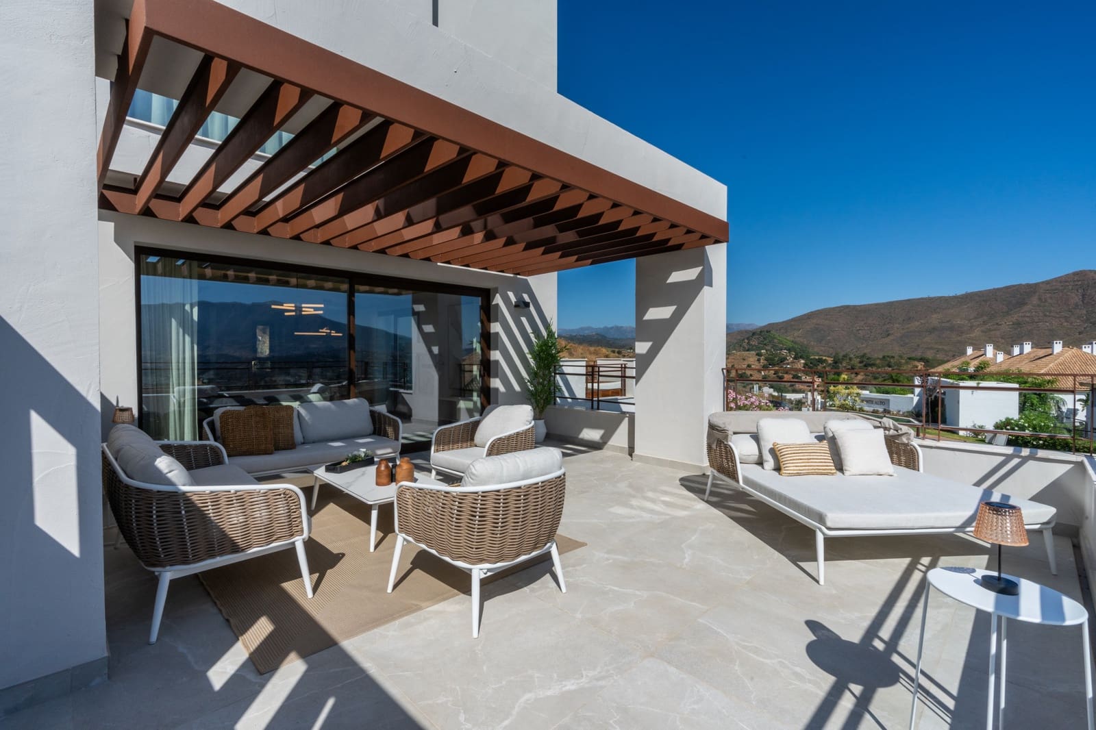 3 soveværelse Byhus til salg i Mijas Costa med swimmingpool garage - € 631.000 (Ref: 9141446)