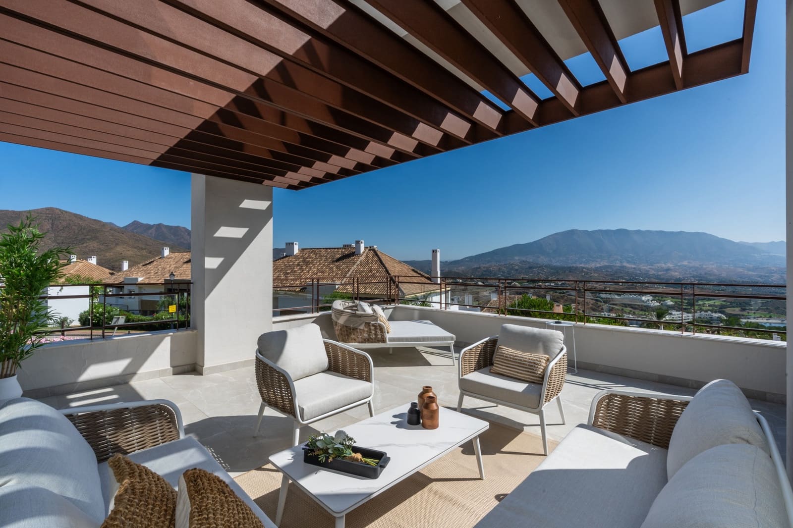3 soverom Hus til salgs i Mijas Costa med svømmebasseng garasje - € 631 000 (Ref: 9141446)