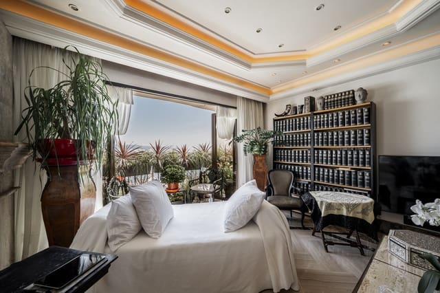 3 slaapkamer Appartement te koop in Puerto Banus, Marbella - € 3.195.000 (Ref: 9142675)