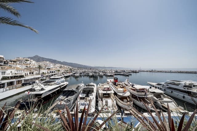 3 slaapkamer Appartement te koop in Puerto Banus, Marbella - € 3.195.000 (Ref: 9142675)
