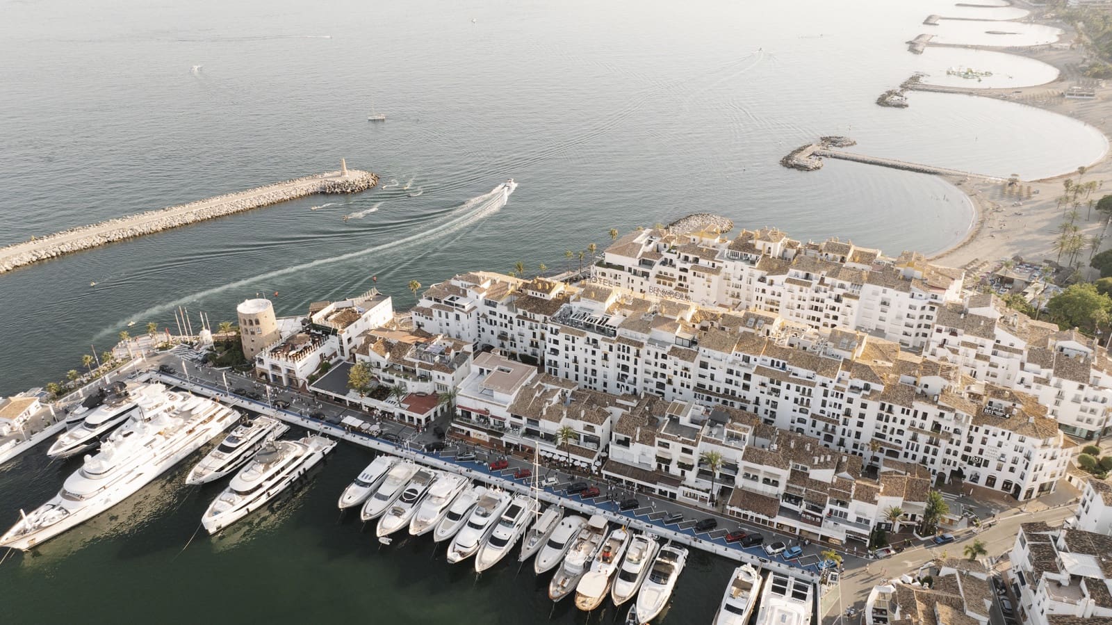 3 soveværelse Lejlighed til salg i Puerto Banus - € 3.195.000 (Ref: 9142675)
