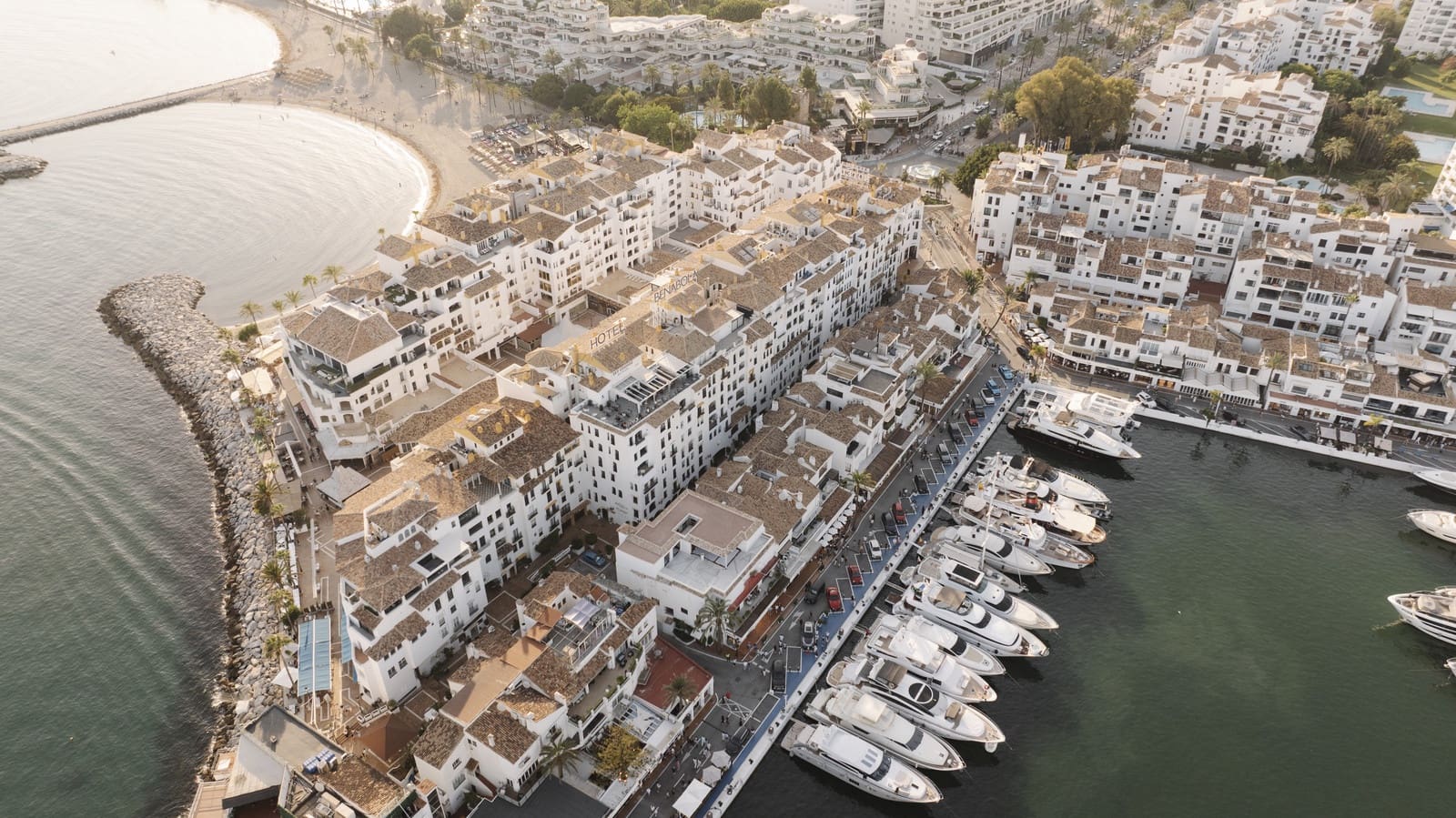 3 soveværelse Lejlighed til salg i Puerto Banus - € 3.195.000 (Ref: 9142675)