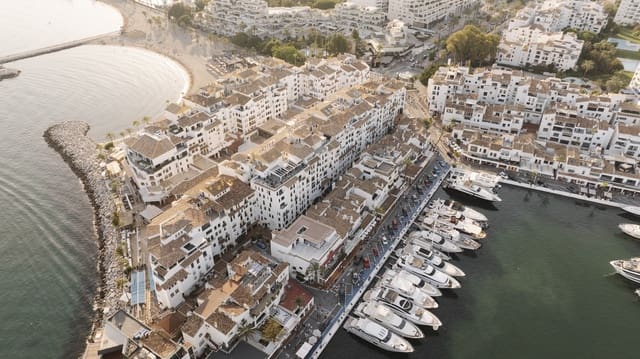 3 slaapkamer Appartement te koop in Puerto Banus, Marbella - € 3.195.000 (Ref: 9142675)