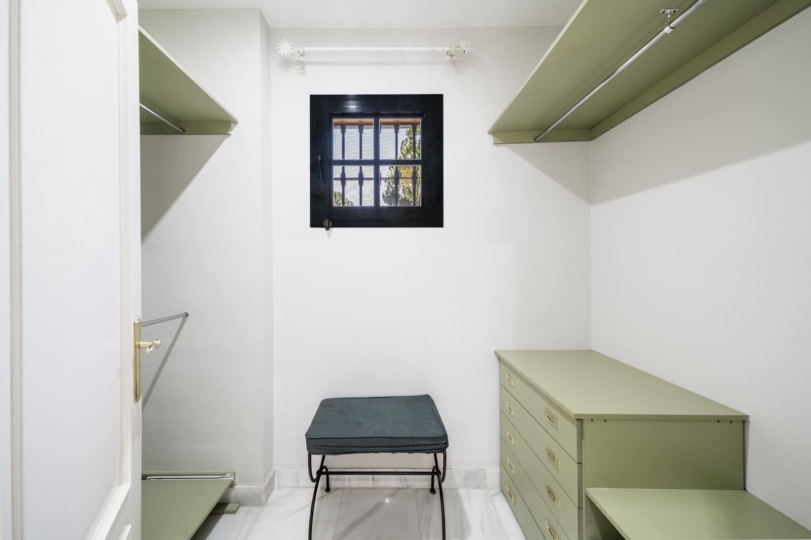 5 soveværelse Villa til leje i Guadalmina med swimmingpool garage - € 12.000 (Ref: 9183340)