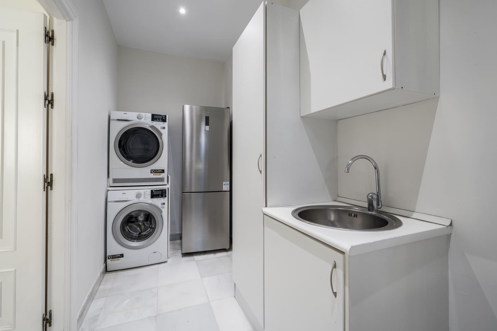 5 soveværelse Villa til leje i Guadalmina med swimmingpool garage - € 12.000 (Ref: 9183340)