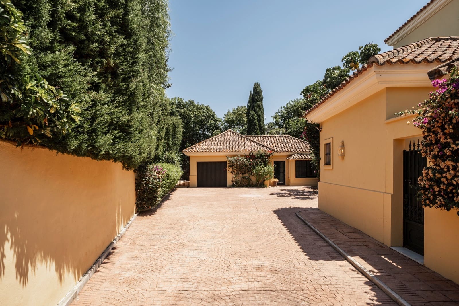 5 soveværelse Villa til leje i Guadalmina med swimmingpool garage - € 12.000 (Ref: 9183340)
