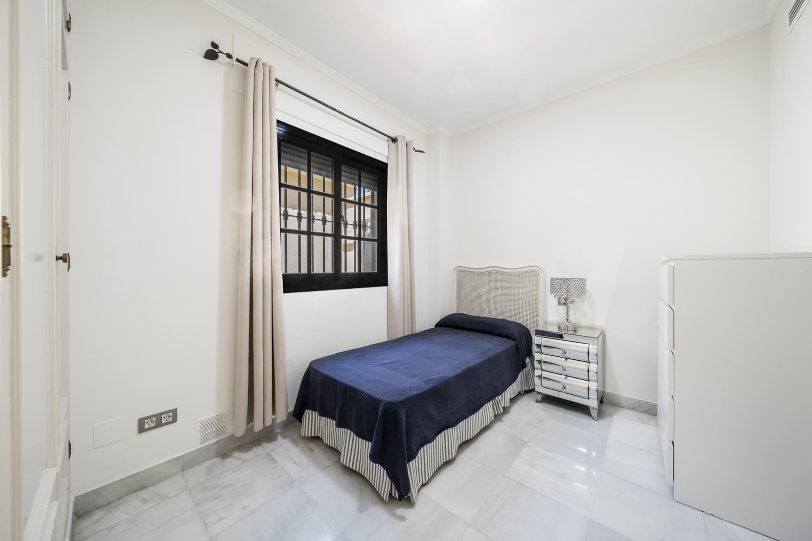 5 soveværelse Villa til leje i Guadalmina med swimmingpool garage - € 12.000 (Ref: 9183340)