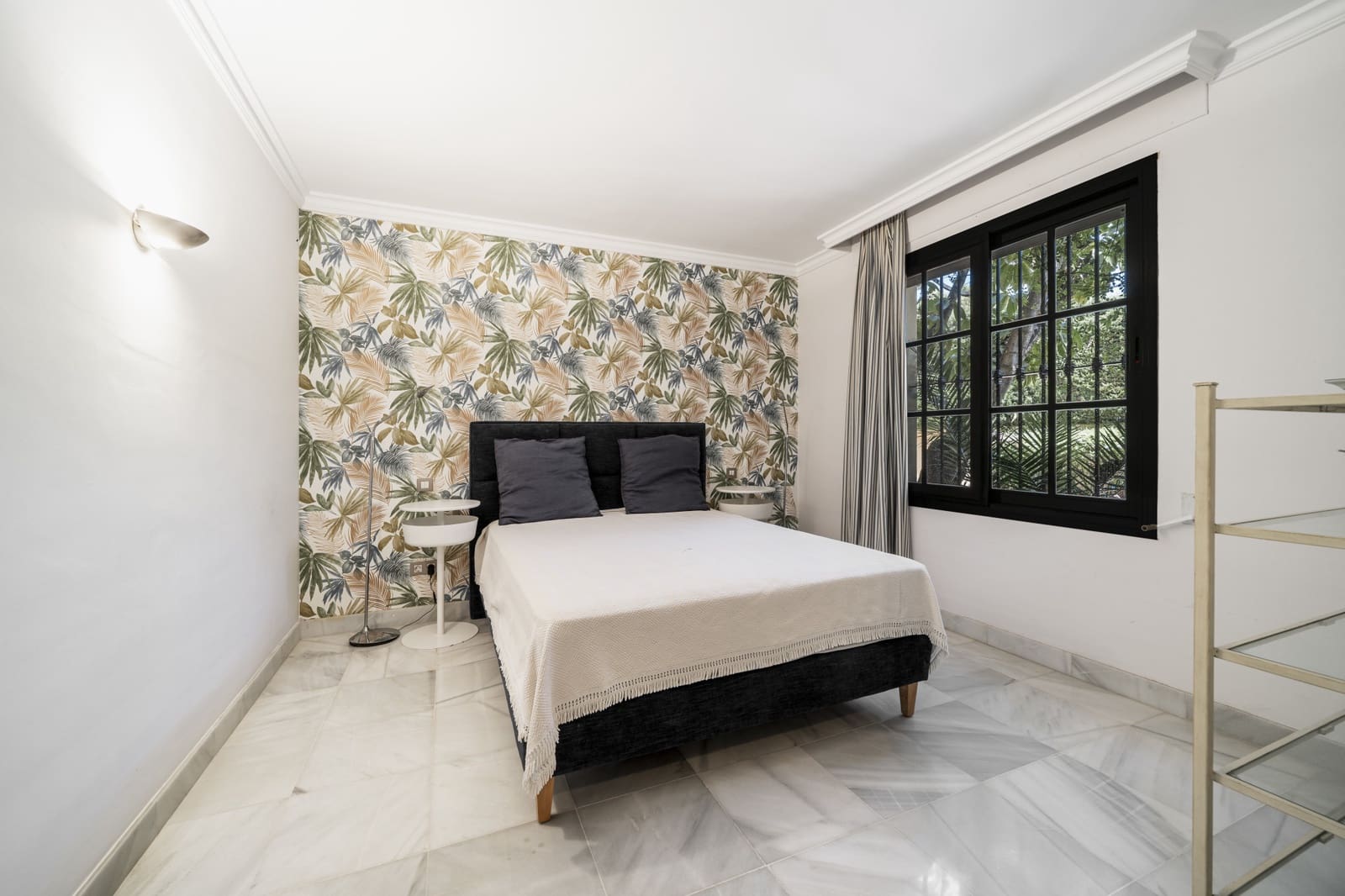 5 soveværelse Villa til leje i Guadalmina med swimmingpool garage - € 12.000 (Ref: 9183340)